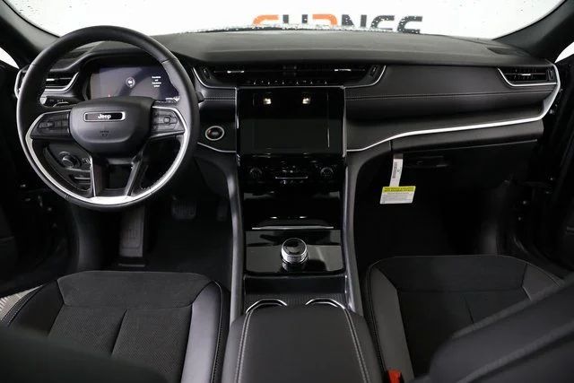 2025 Jeep Grand Cherokee Altitude - Photo 23