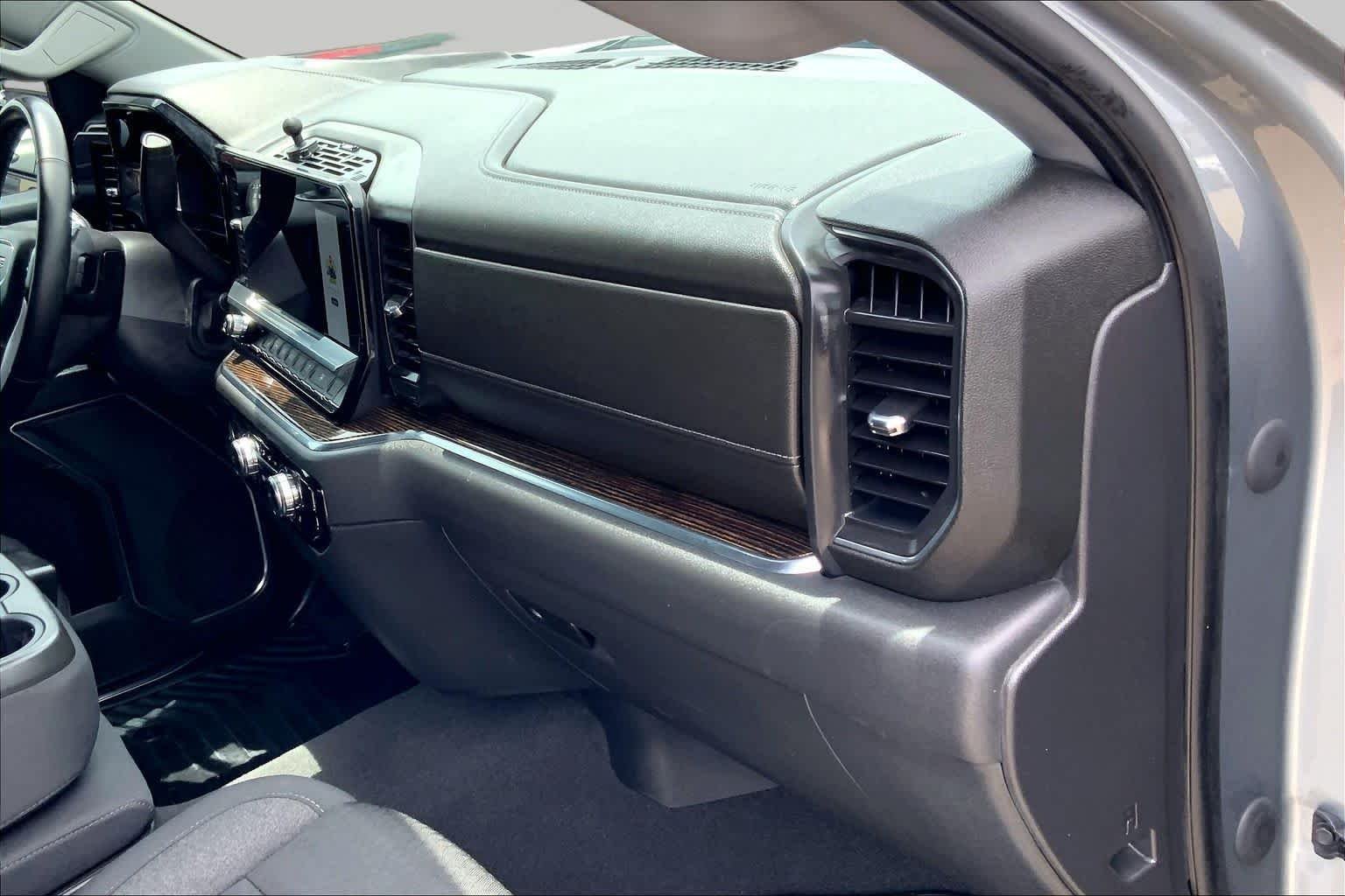 Used 2023 Sterling Metallic GMC Elevation image 19