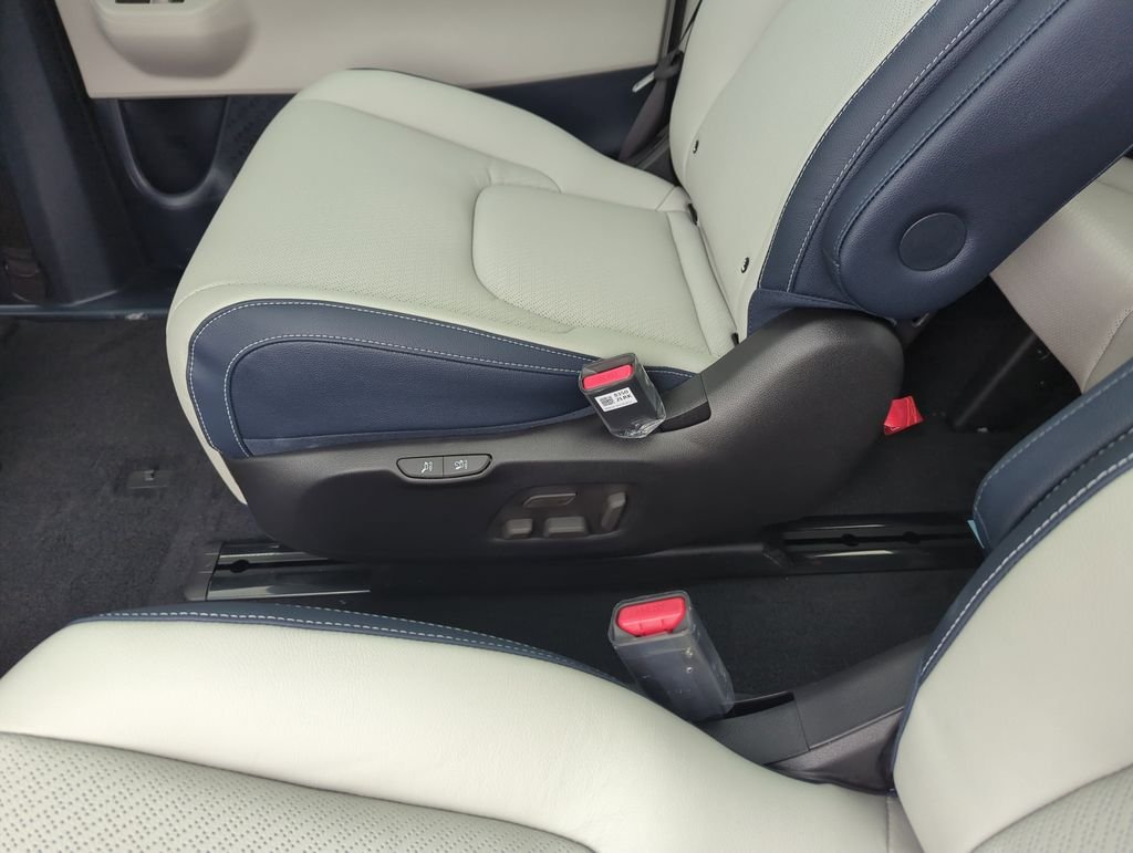New 2026 Ceramic Silver Kia SX Prestige image 30