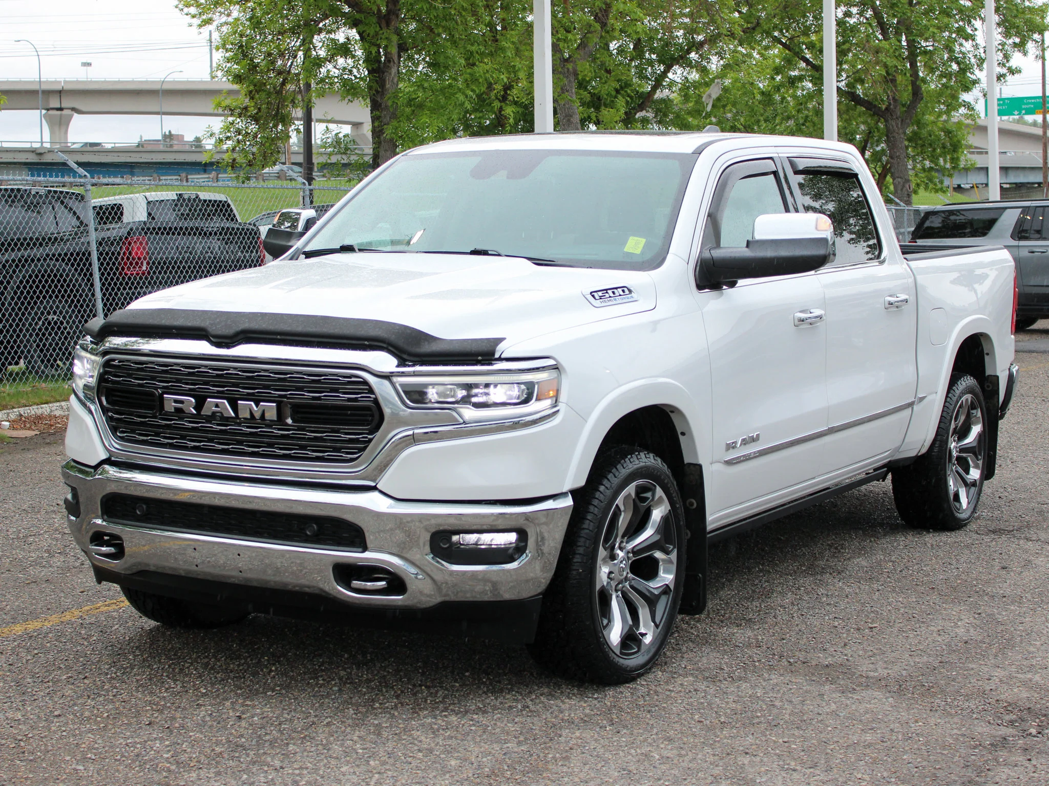 Certified Used 2022 White RAM Limited * No Accidents | HEMI V8 | Trailer Tow | Adaptive Cruise | Apple CarPlay | Bedliner image 12