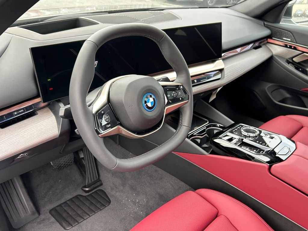 New 2027 Black Sapphire Metallic BMW eDrive40 image 13