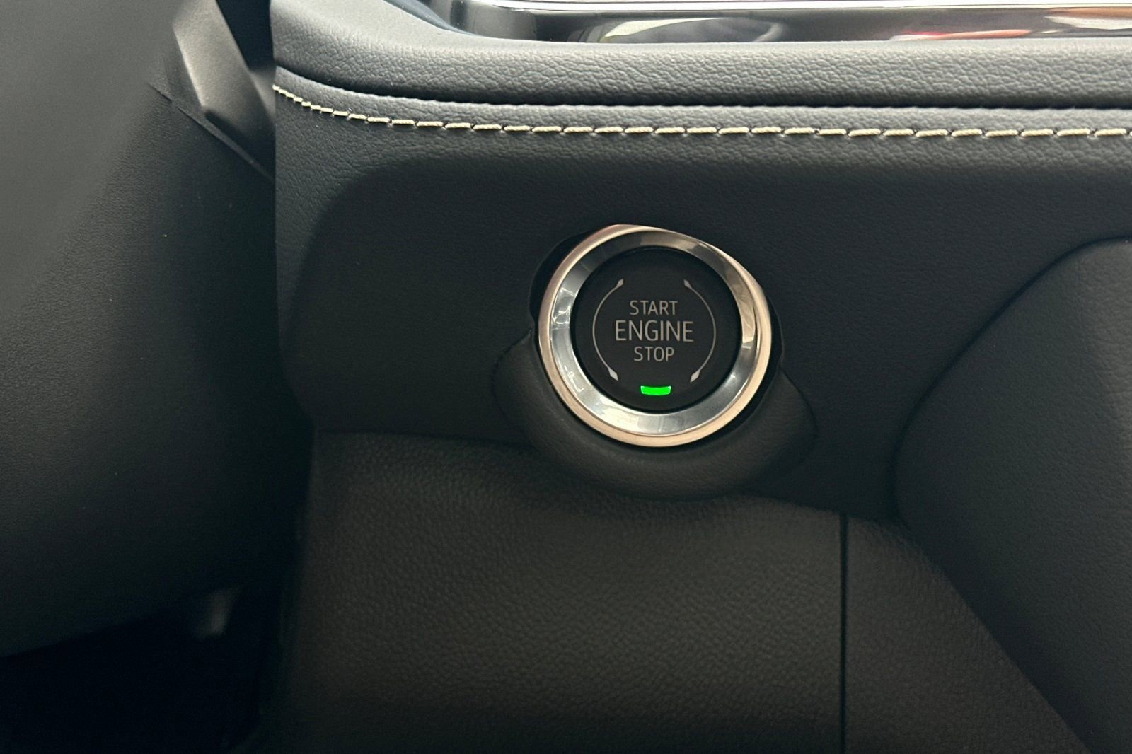 2025 Chevrolet Suburban Premier - Photo 25