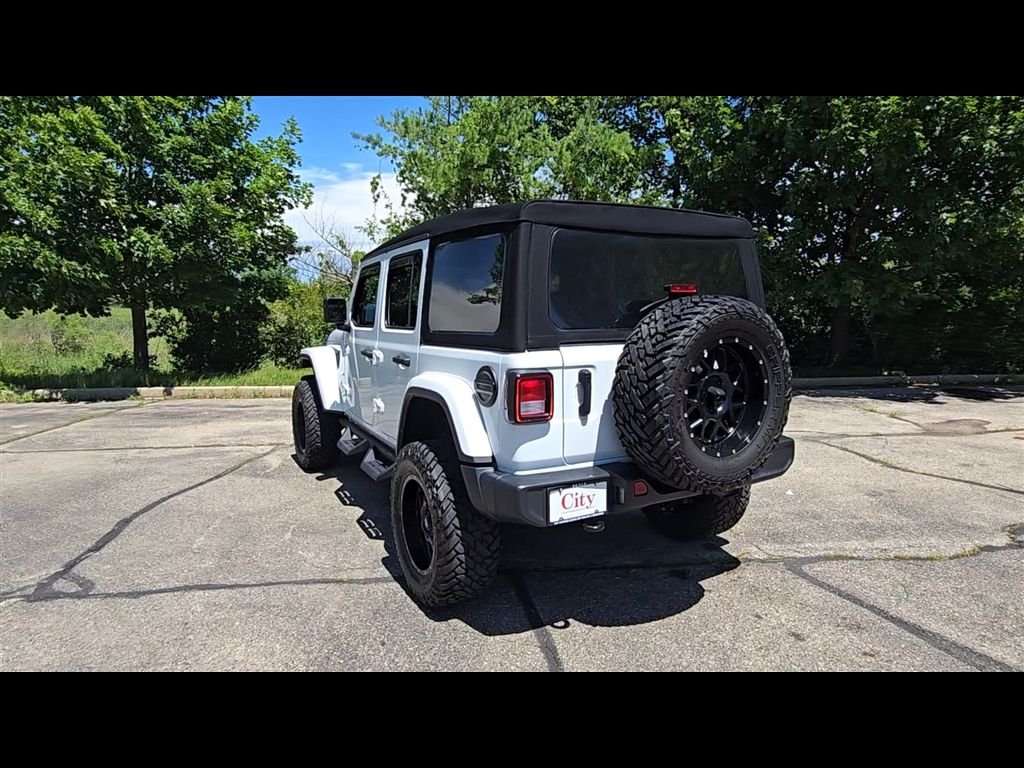 Used 2023 White Jeep Sahara image 6