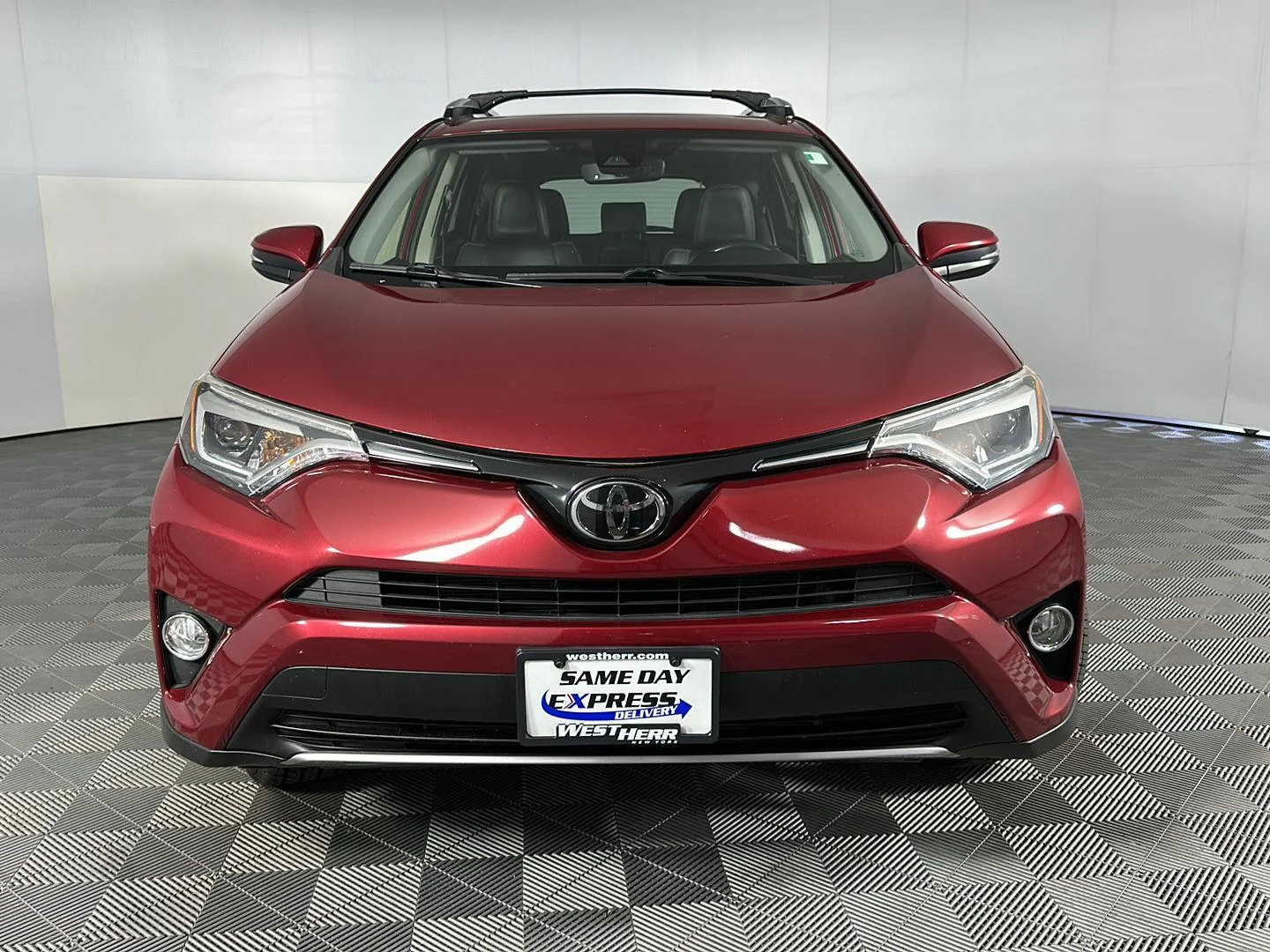 Used 2018 Pearl Toyota Limited image 2