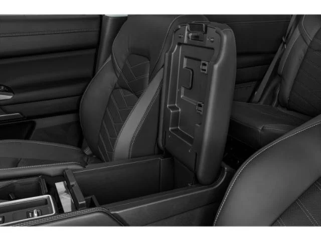 Used 2022 Pearl White Tricoat/Super Black Nissan Platinum image 31