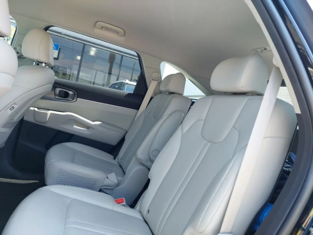 Used 2023 Aurora Black Kia EX image 12