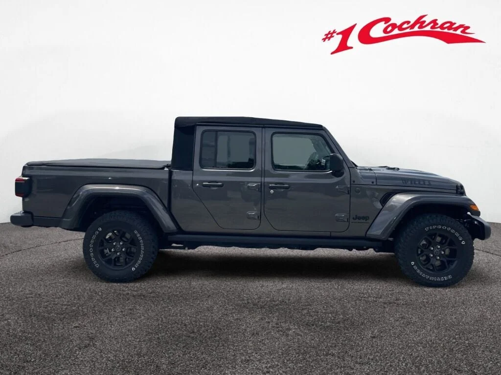 Used 2024 Granite Crystal Metallic Clearcoat Jeep Willys image 27