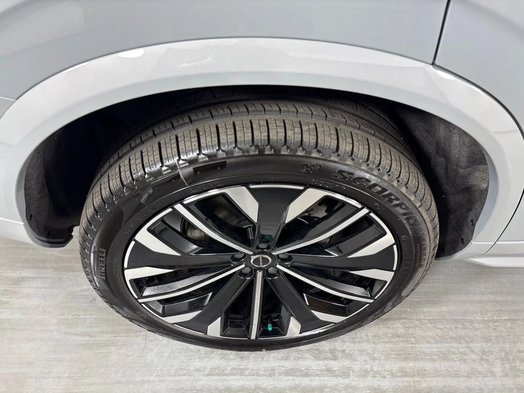 New 2026 Vapour Grey Volvo Ultra image 9
