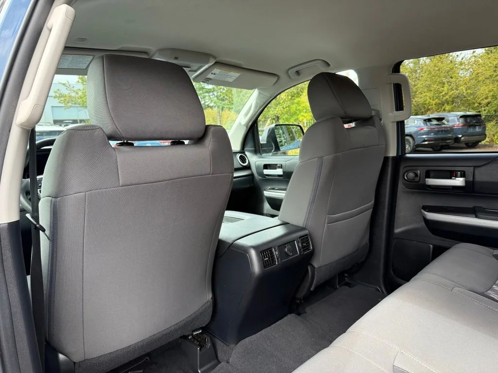 Used 2019 Blue Toyota SR5 image 17