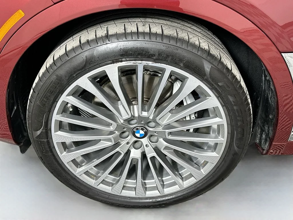 Certified Used 2025 Red BMW xDrive40i image 32