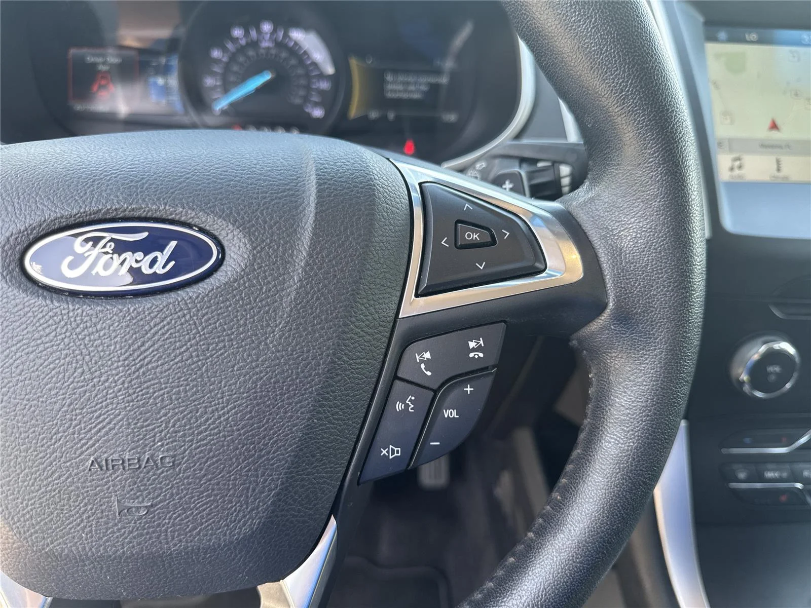 Used 2018 Ingot Silver Ford SEL image 22