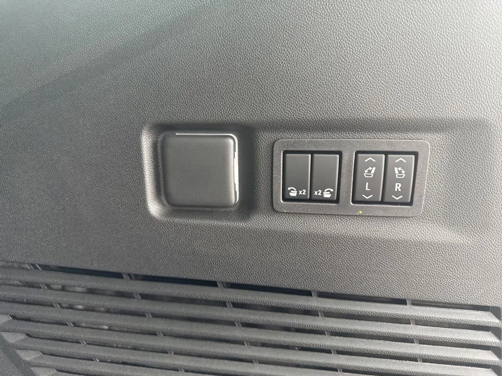 New 2026 Summit White GMC Denali image 32