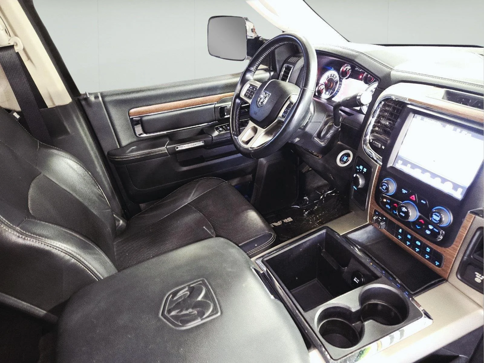 Used 2014 Bright Silver Metallic Clearcoat Ram Laramie image 41