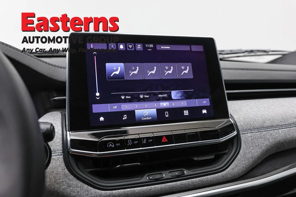 Used 2024 Blue Jeep Latitude image 18