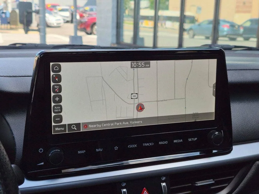 Used 2023 White Kia GT-Line image 17