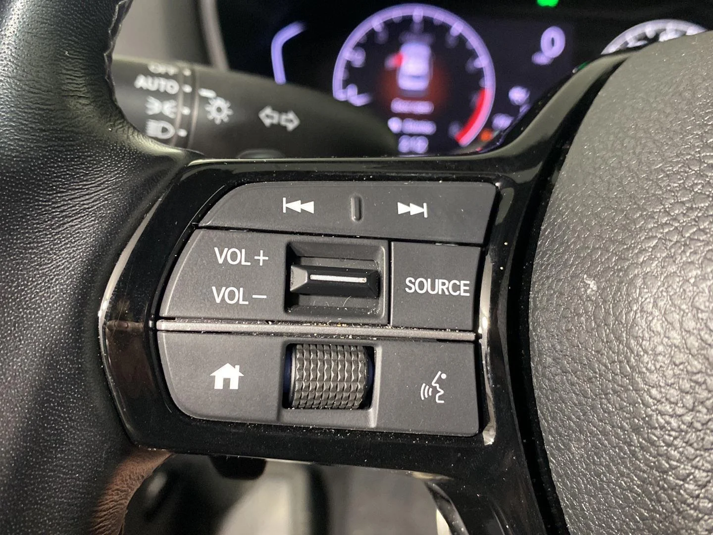 Used 2022 Lunar Silver Metallic Honda Sport image 12