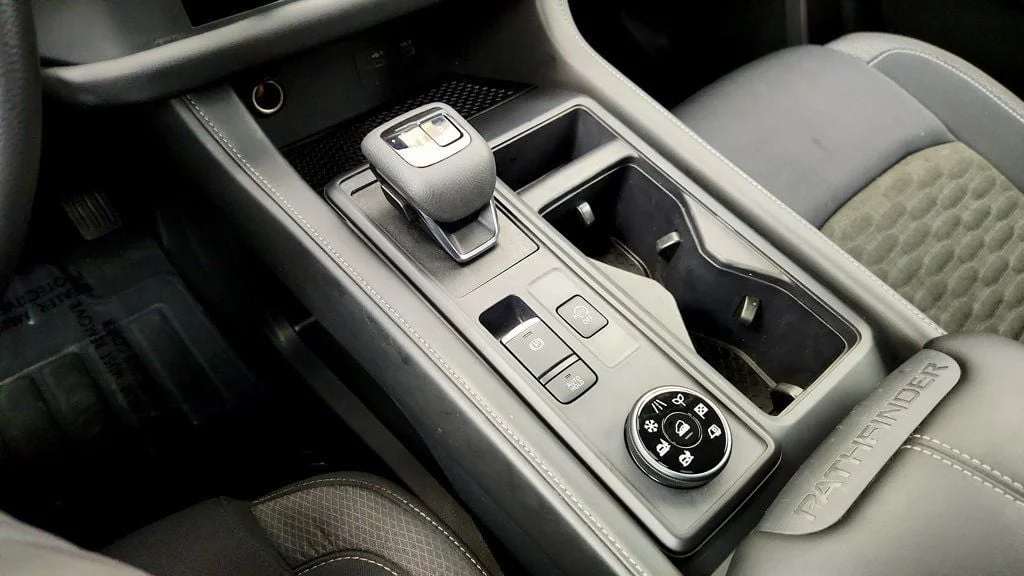 Used 2024 Super Black Nissan S 4WD image 16