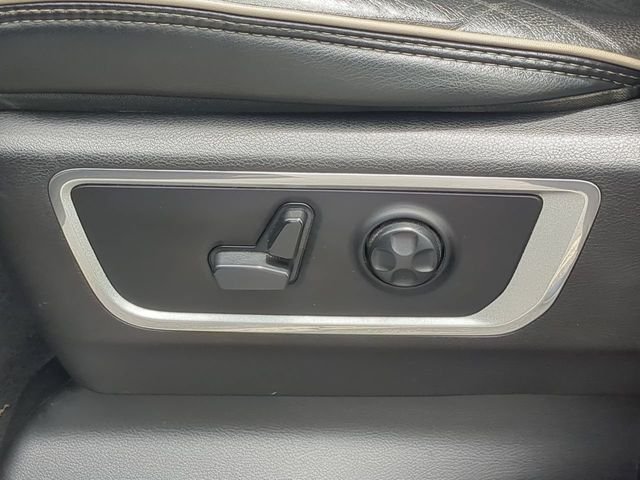 Used 2019 Black Ram Laramie image 22