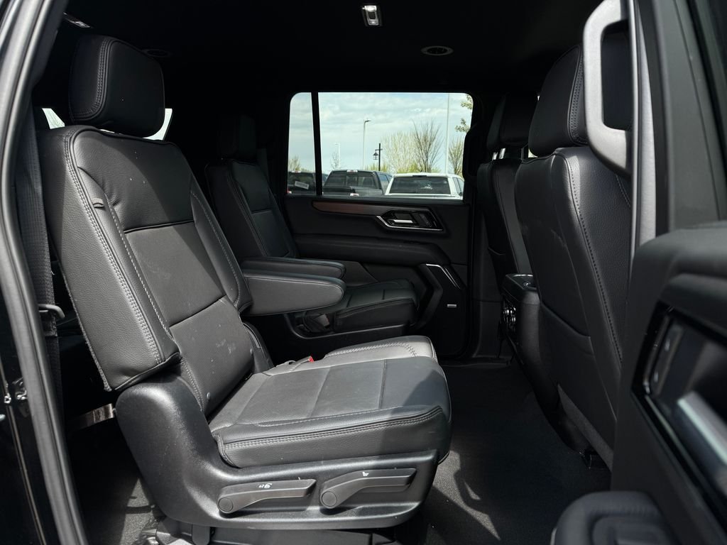 2025 GMC Yukon XL Denali - Photo 12