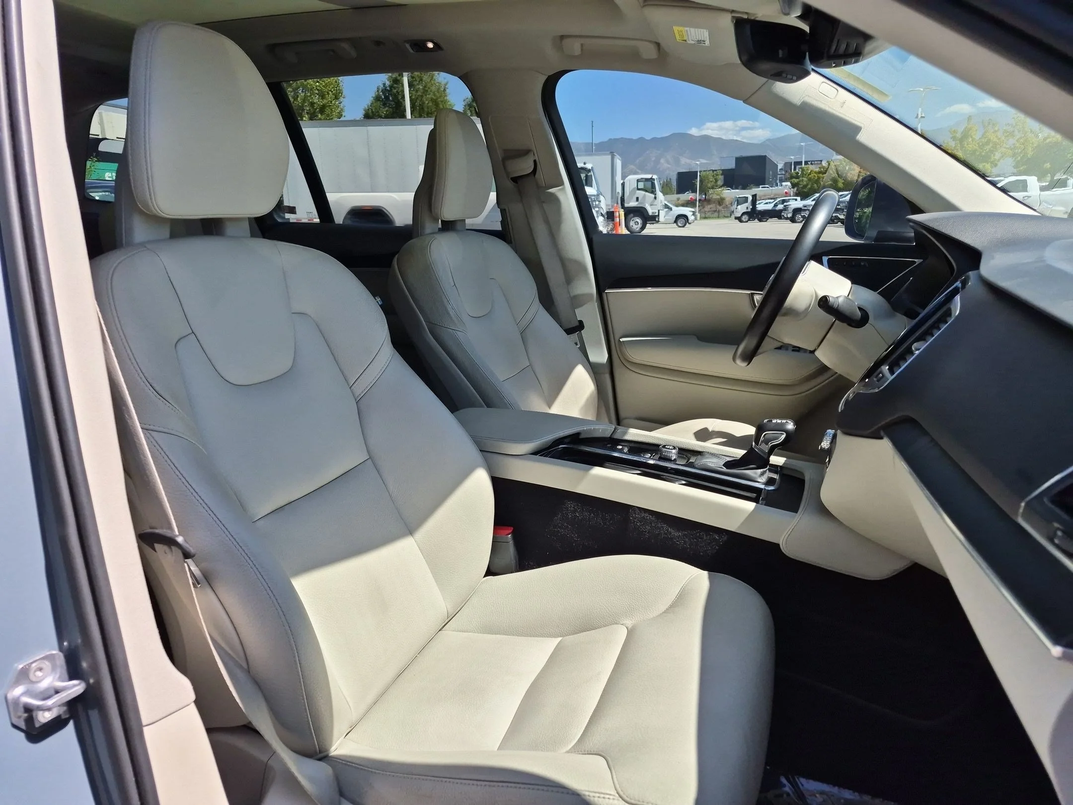 2020 Volvo XC90 Momentum - Photo 30