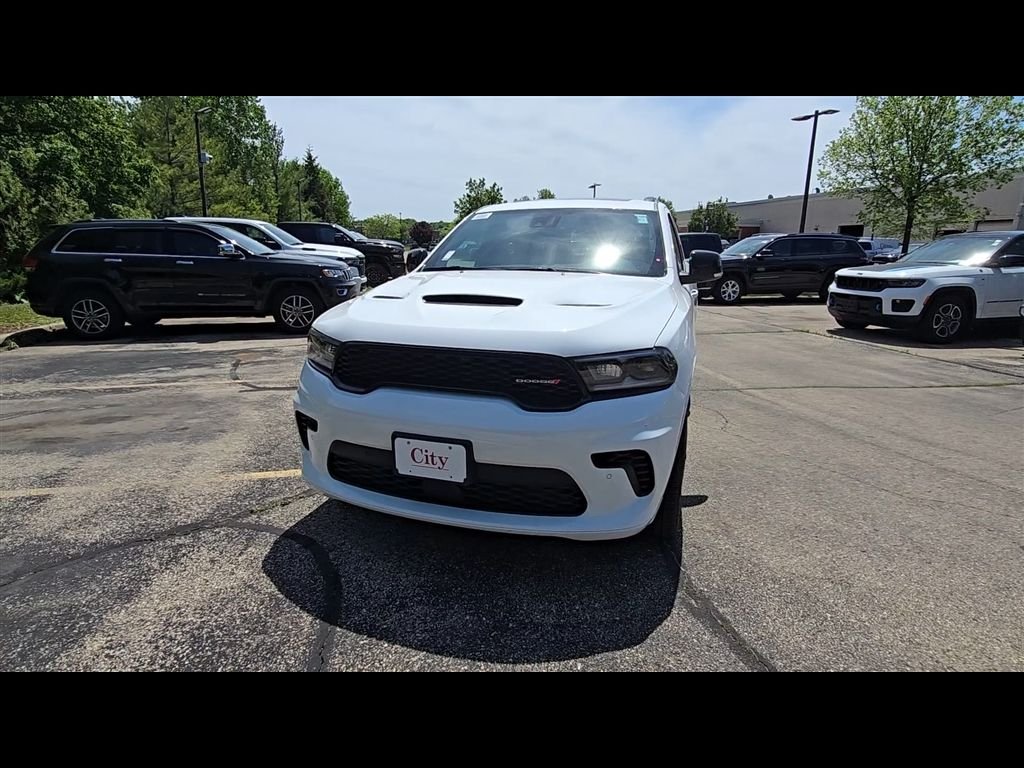 New 2026 White Knuckle Clear-Coat Exterior Paint Dodge GT Plus image 3