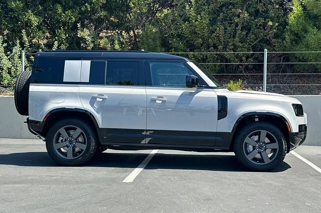 New 2026 Borasco Grey Land Rover X-Dynamic SE image 6
