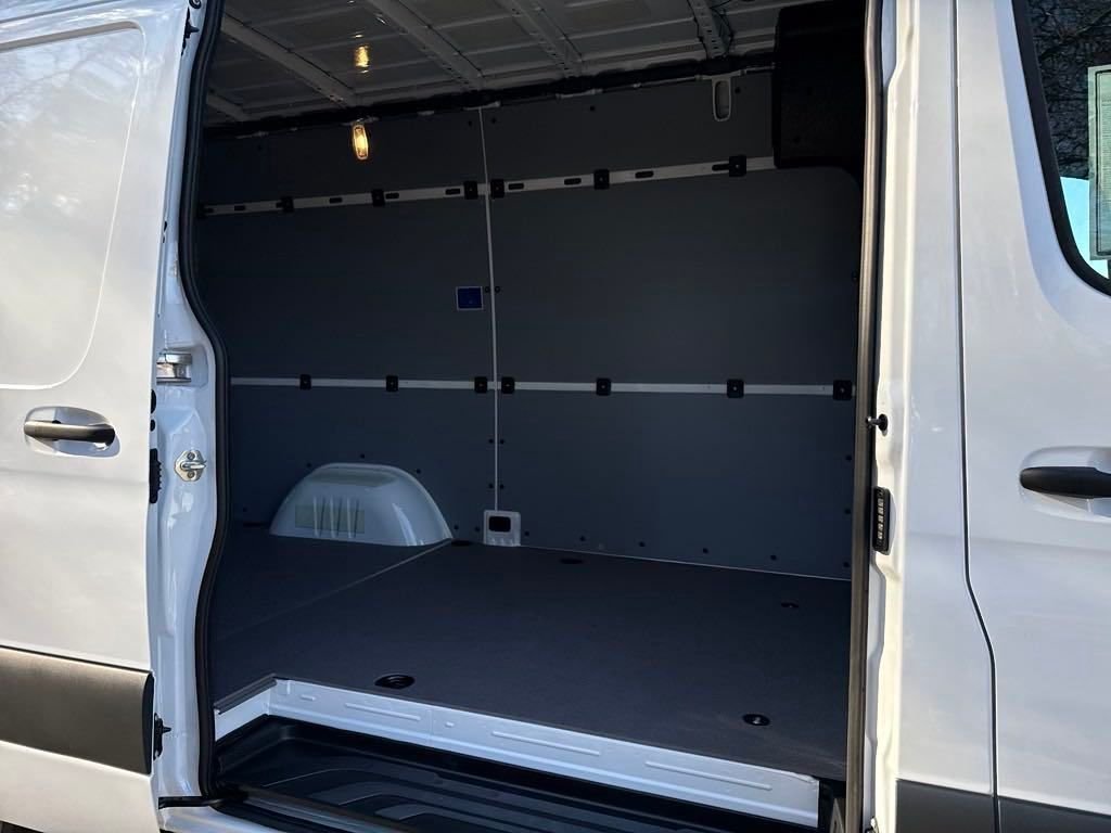Used 2025 White Mercedes-Benz Cargo 144 WB image 26