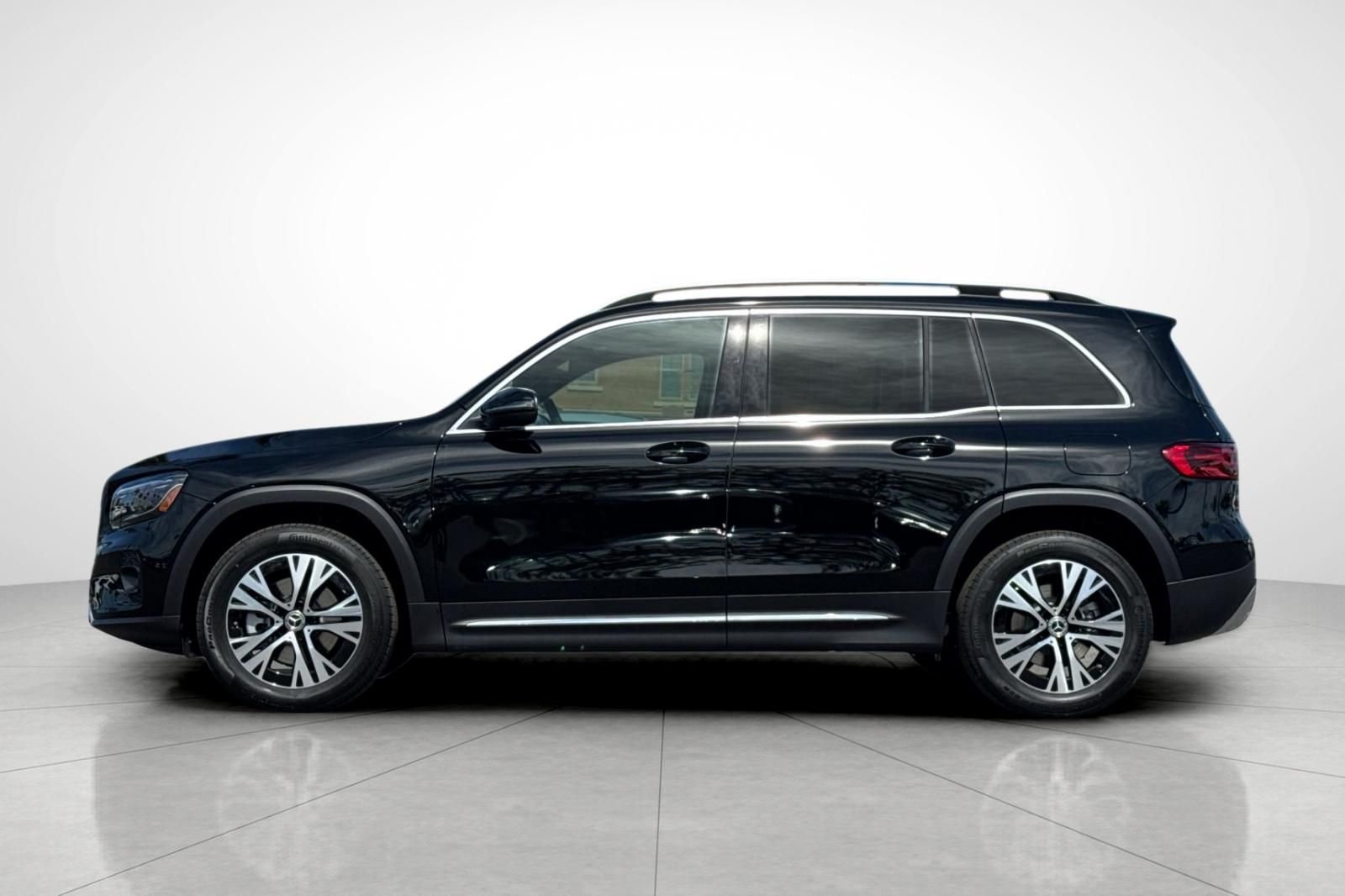 Used 2026 Black Mercedes-Benz GLB 250 image 29