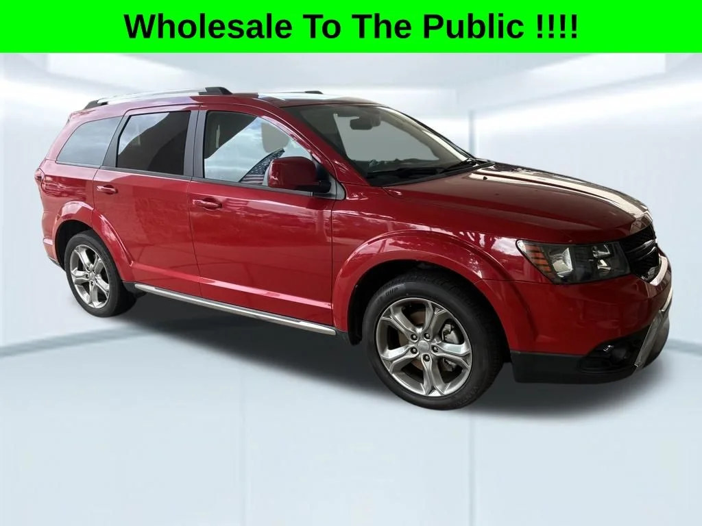 Used 2016 Red Dodge Crossroad image 2