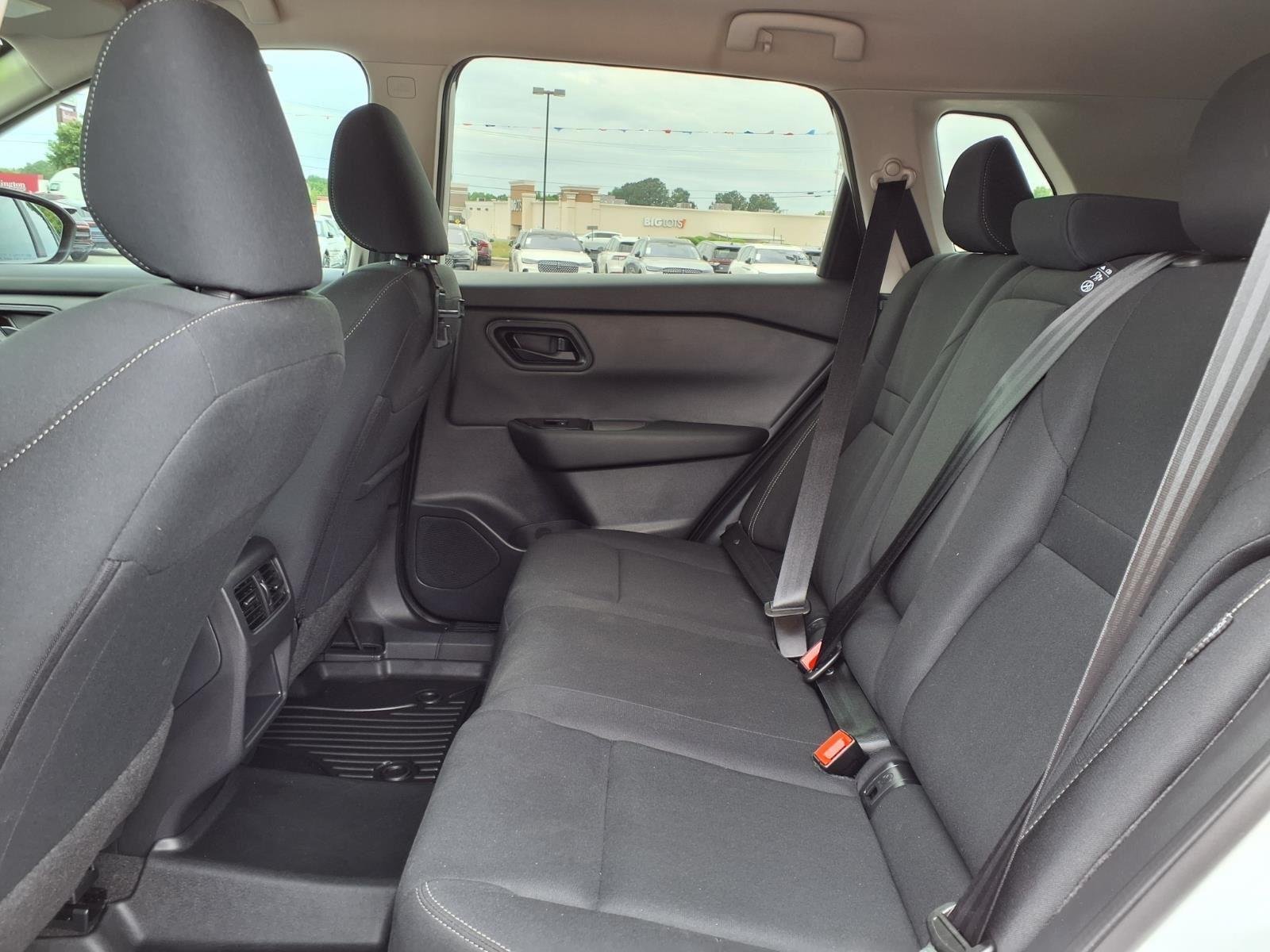 Used 2024 Everest White Pearl Nissan S image 21