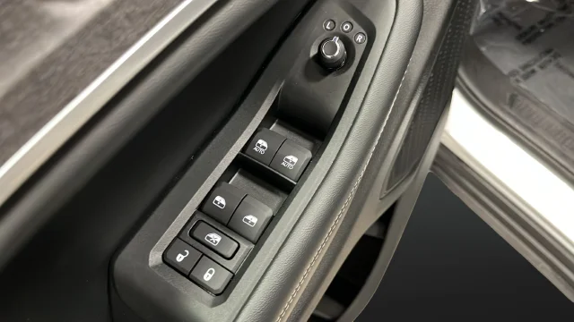 Used 2024 Silver Jeep Limited image 22