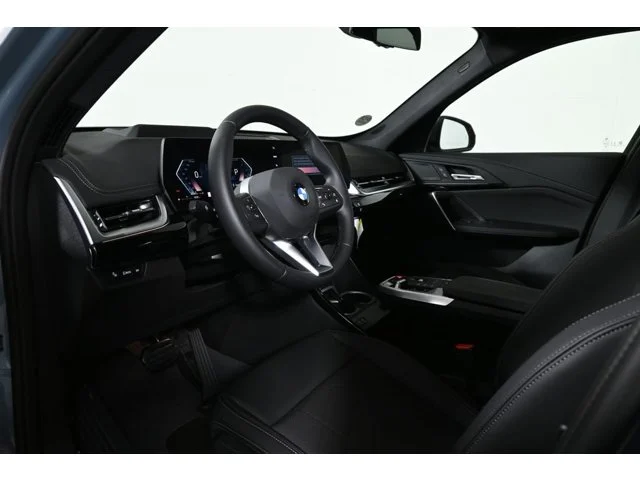 New 2026 Cape York Green Metallic BMW xDrive28i image 14