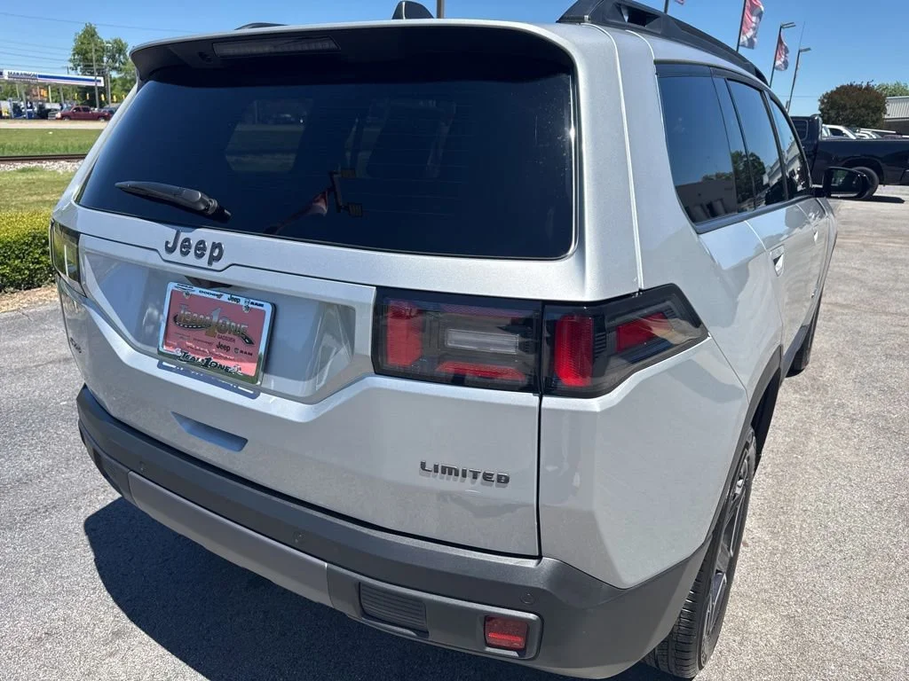 New 2026 Silver Zynith Clear-Coat Exterior Paint Jeep Limited image 9