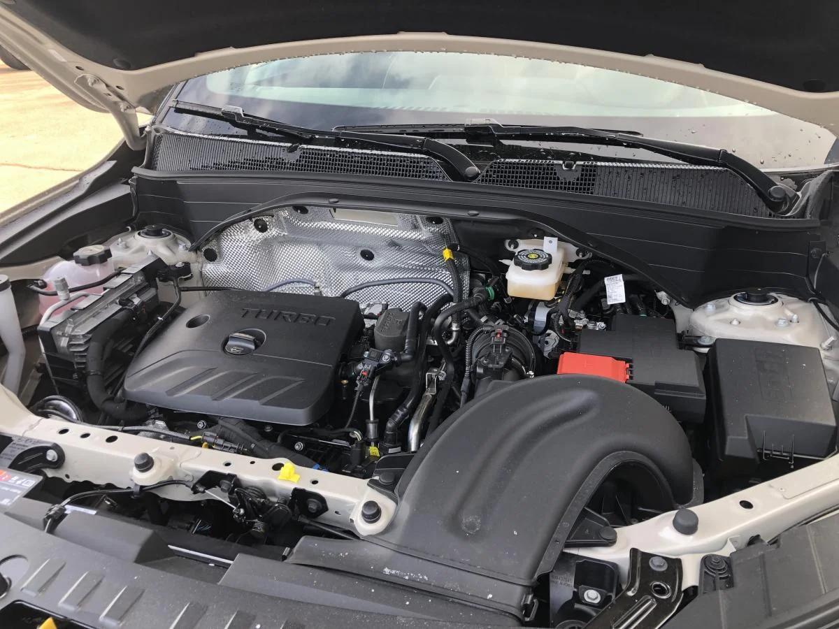 New 2026 White Chevrolet Awd 4dr Activ image 20