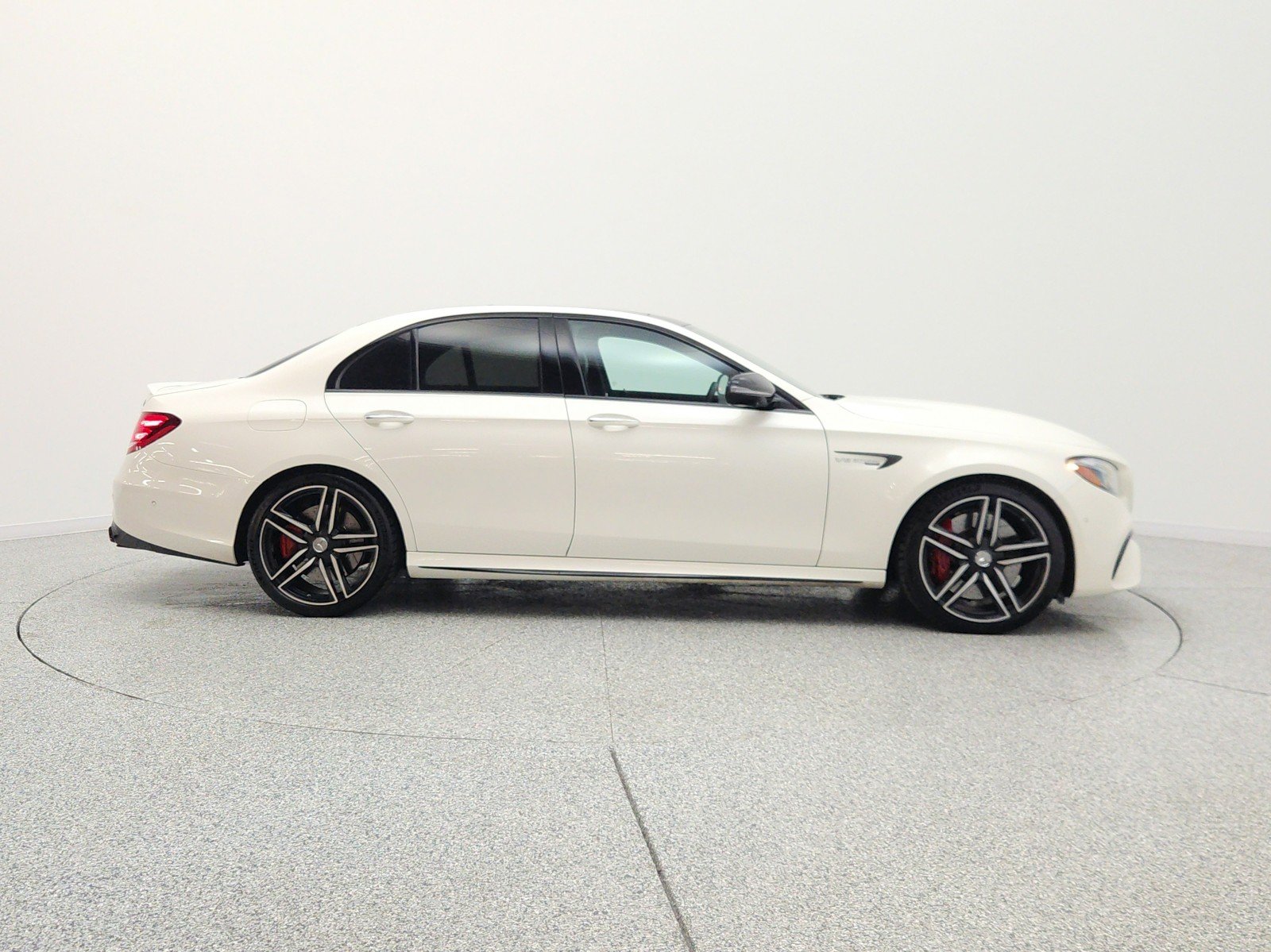 Used 2019 designo Diamond White Metallic Mercedes-Benz AMG® E 63 S 4MATIC+ Sedan image 4