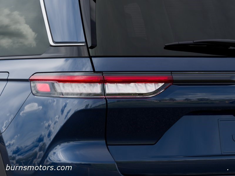 New 2026 Fathom Blue Pearl-Coat Exterior Paint Jeep Limited image 9