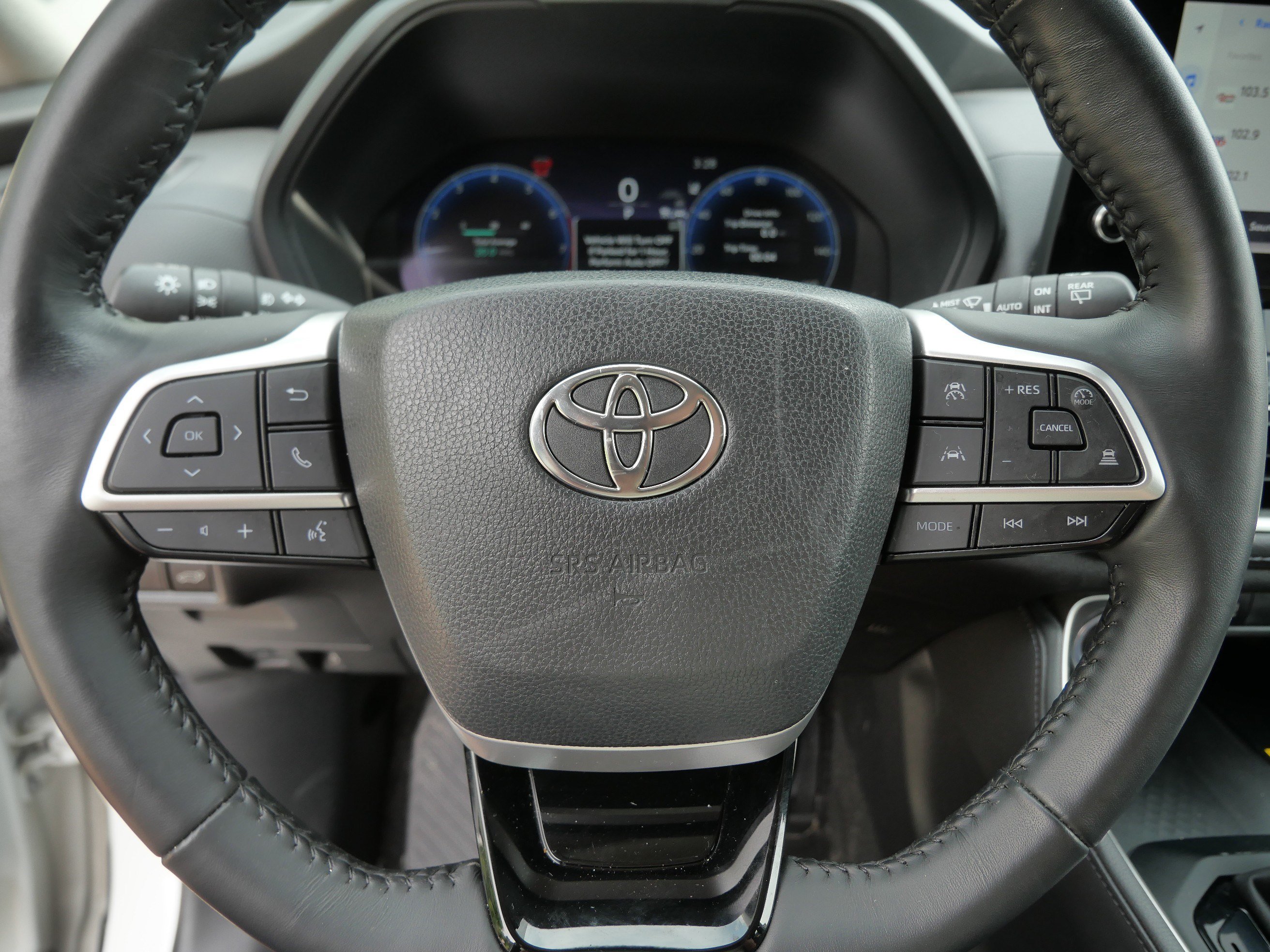 Certified Used 2024 Wind Chill Pearl Toyota Limited image 26