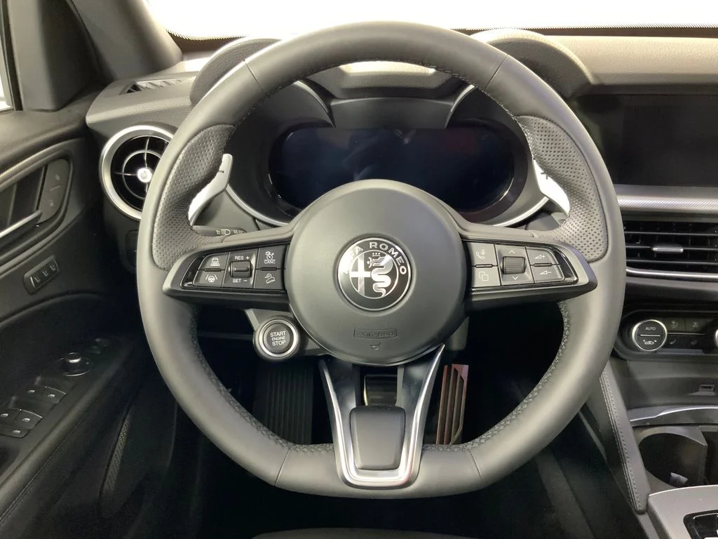 New 2025 Milano White Exterior Paint Alfa Romeo Ti image 17
