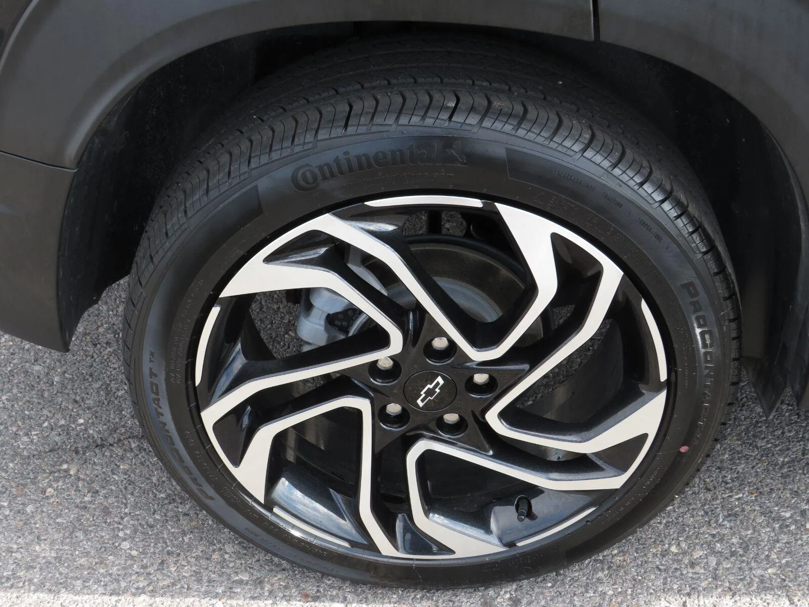 Used 2025 Mosaic Black Metallic Chevrolet RS image 16