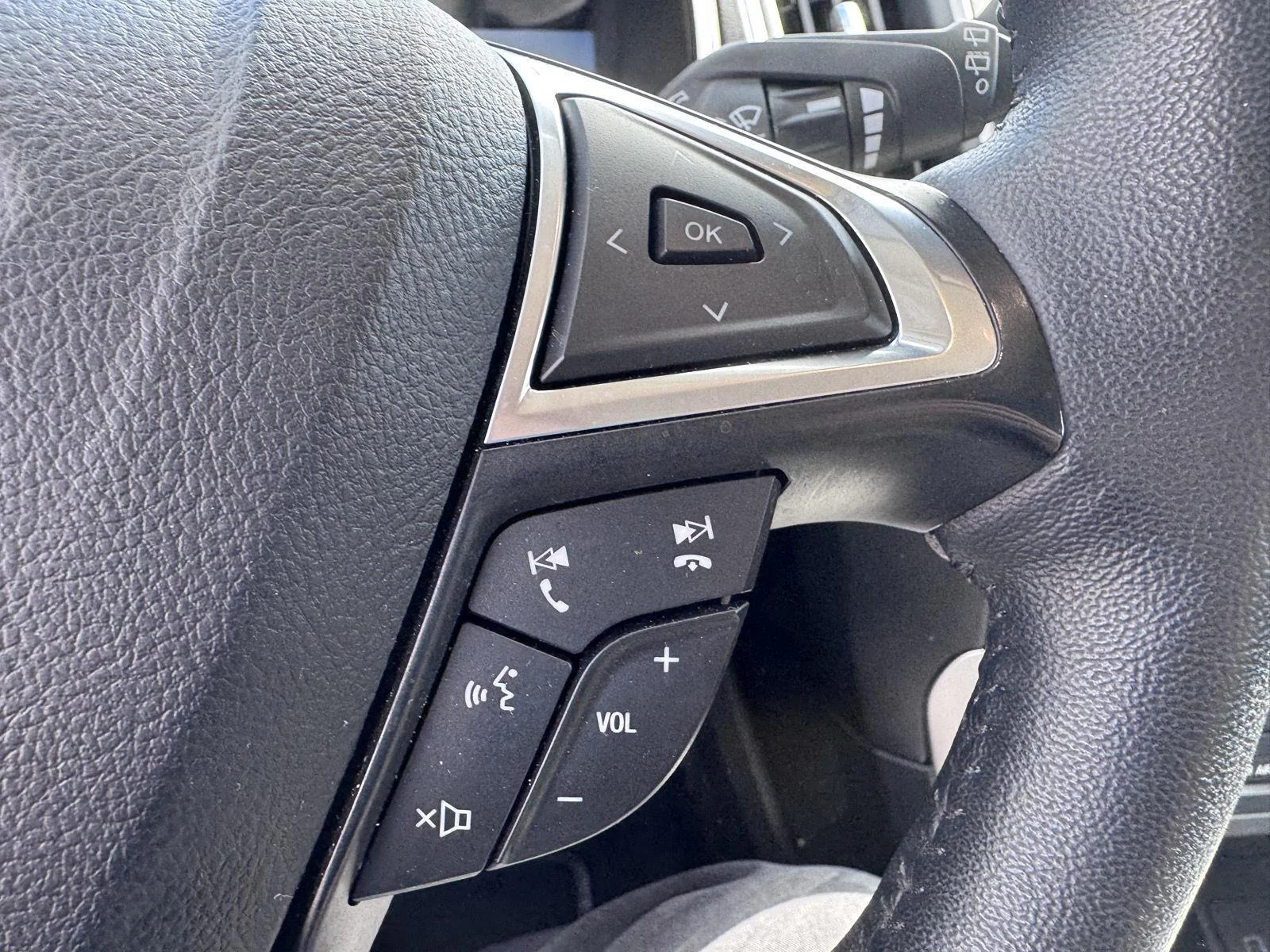 Used 2024 Star White Metallic Tri-Coat Ford SEL image 16