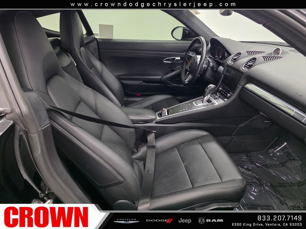 Used 2021  Porsche S image 13