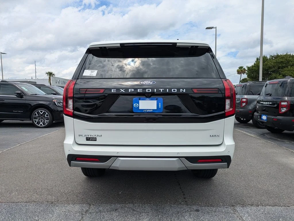 New 2026 Star White Metallic Tri-Coat Ford Platinum image 5