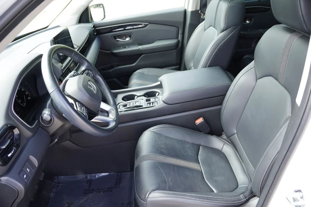 Used 2023 Platinum White Pearl Honda Touring image 15