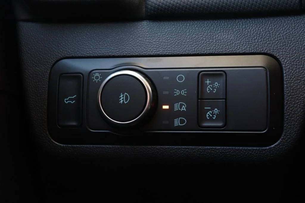 New 2025 Shadow Black Ford Outer Banks® image 30