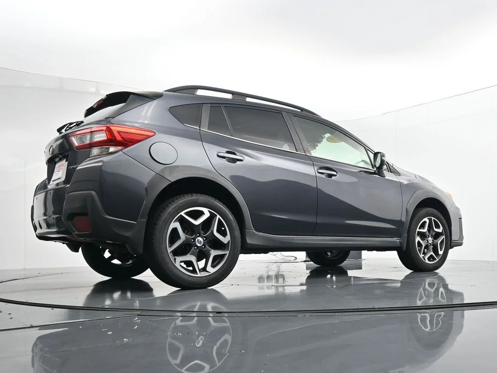 Used 2018 Gray Subaru 2.0i Limited image 38