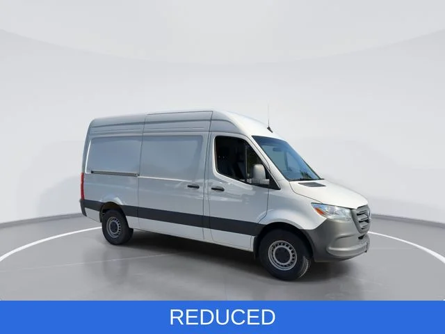 Used 2025 White Mercedes-Benz Cargo 144 WB image 2