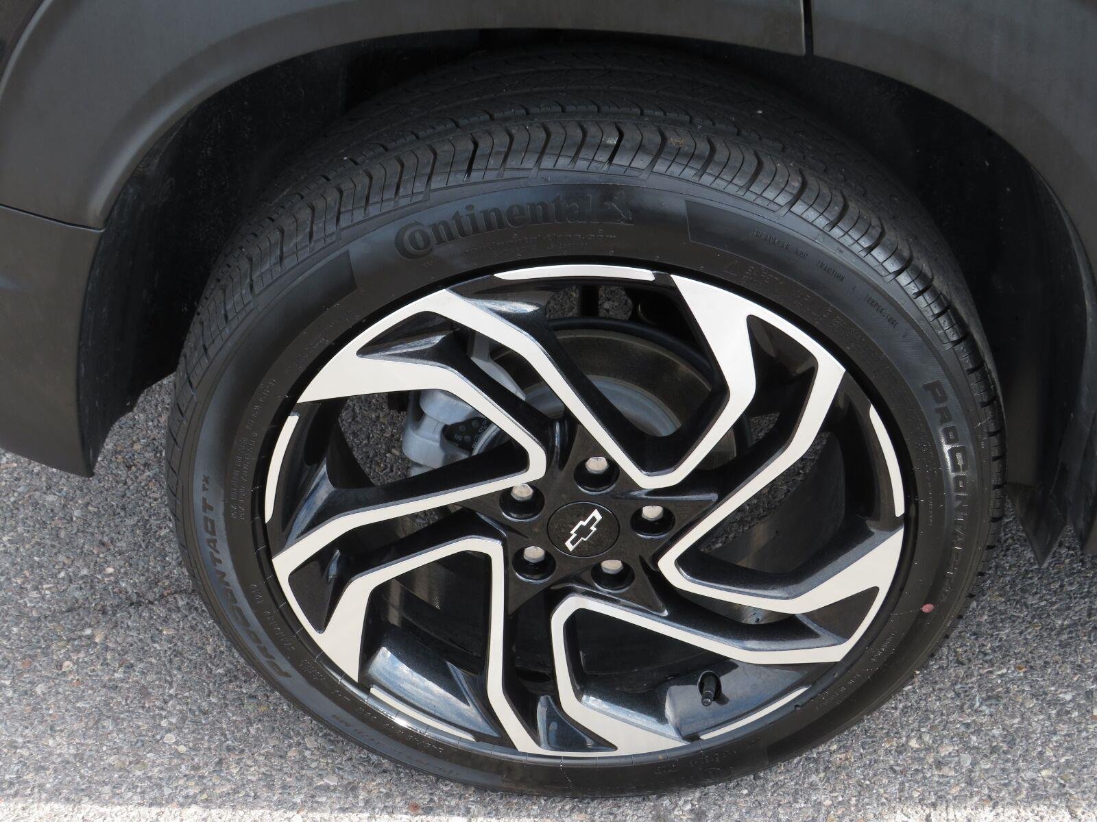 Used 2025 Mosaic Black Metallic Chevrolet RS image 16