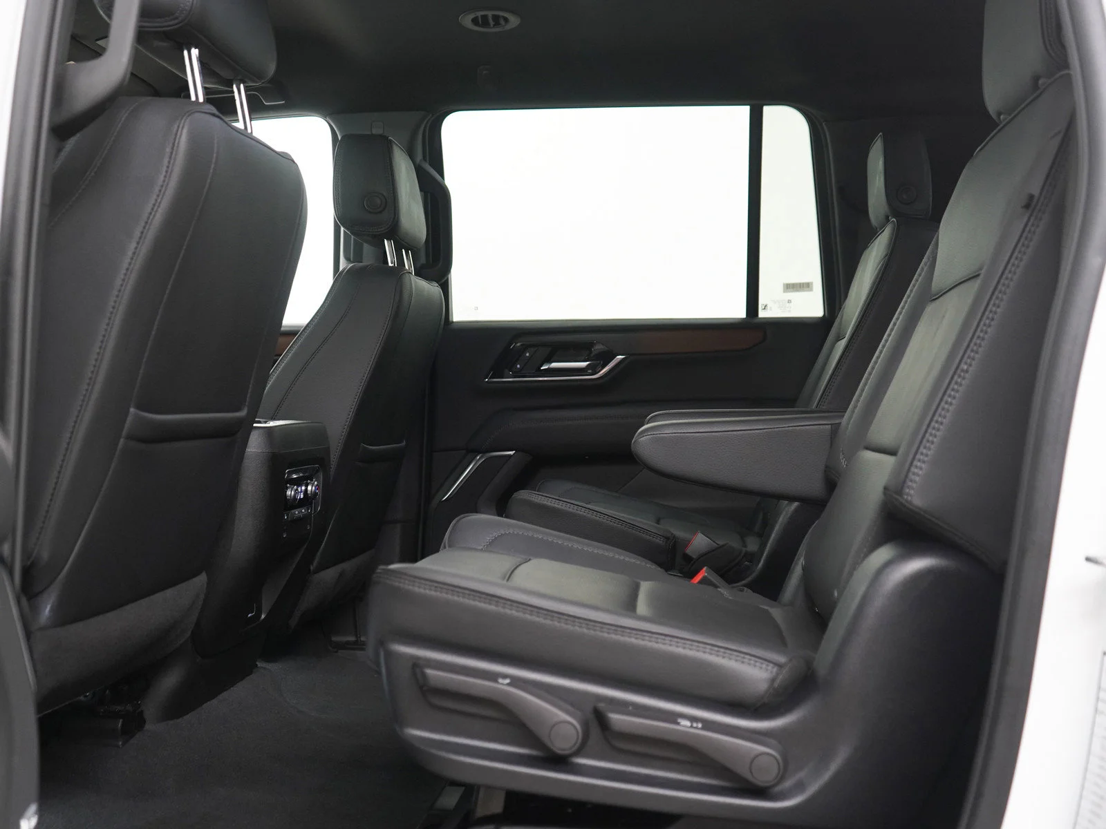 Used 2025 Summit White GMC Denali image 20
