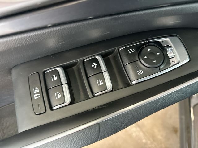 Used 2023 Black Kia LX image 17