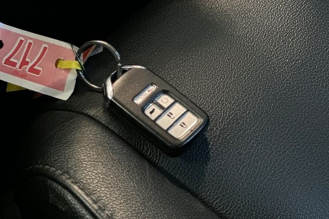 Used 2019  Honda EX-L image 28